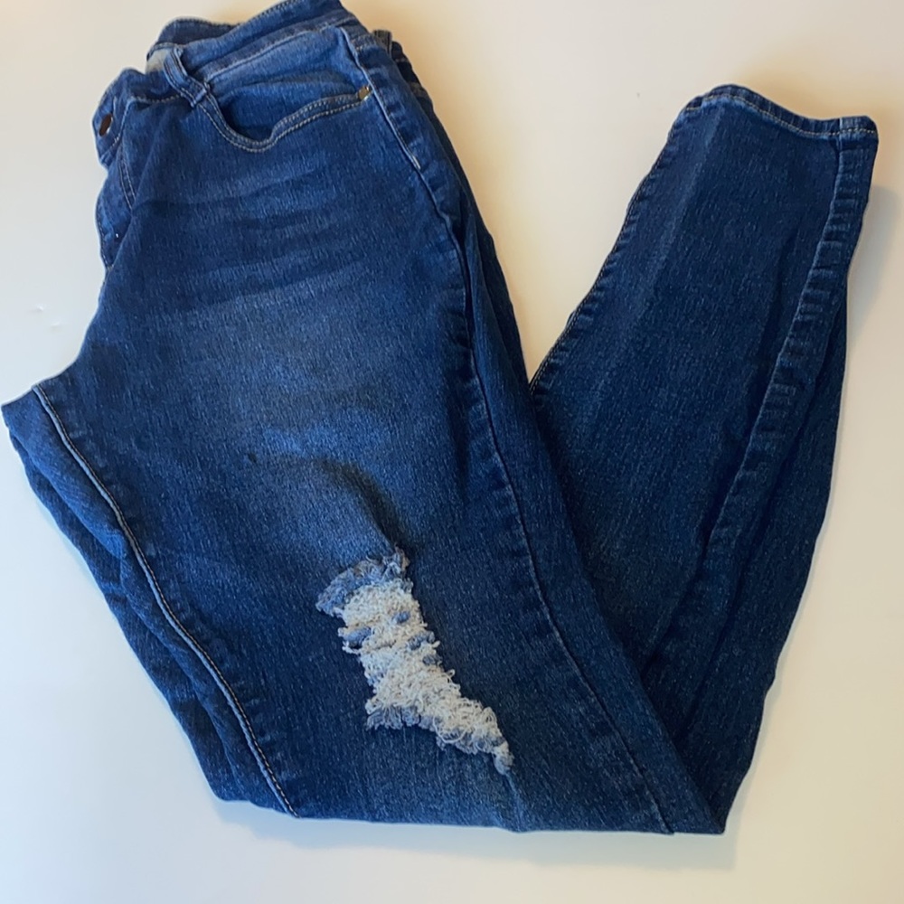 FASHIONNOVA Dark Blue Distressed Skinny Jeans - Picture 4 of 8
